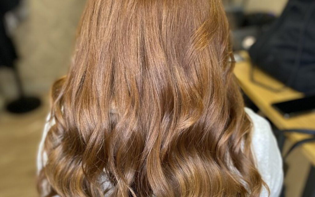 Cabello pelirrojo con ondas