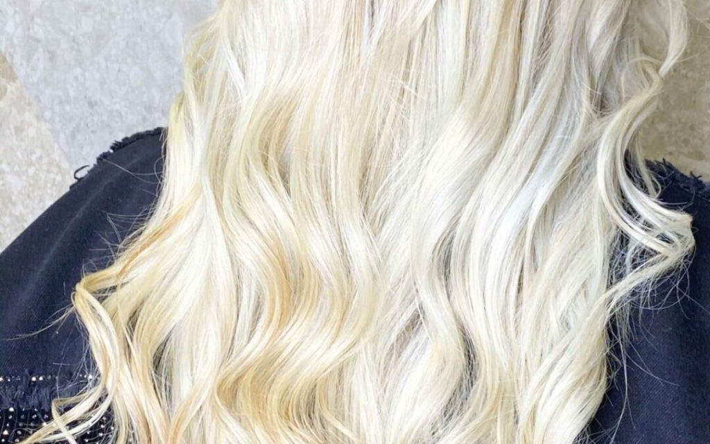 Cabello rubio platino